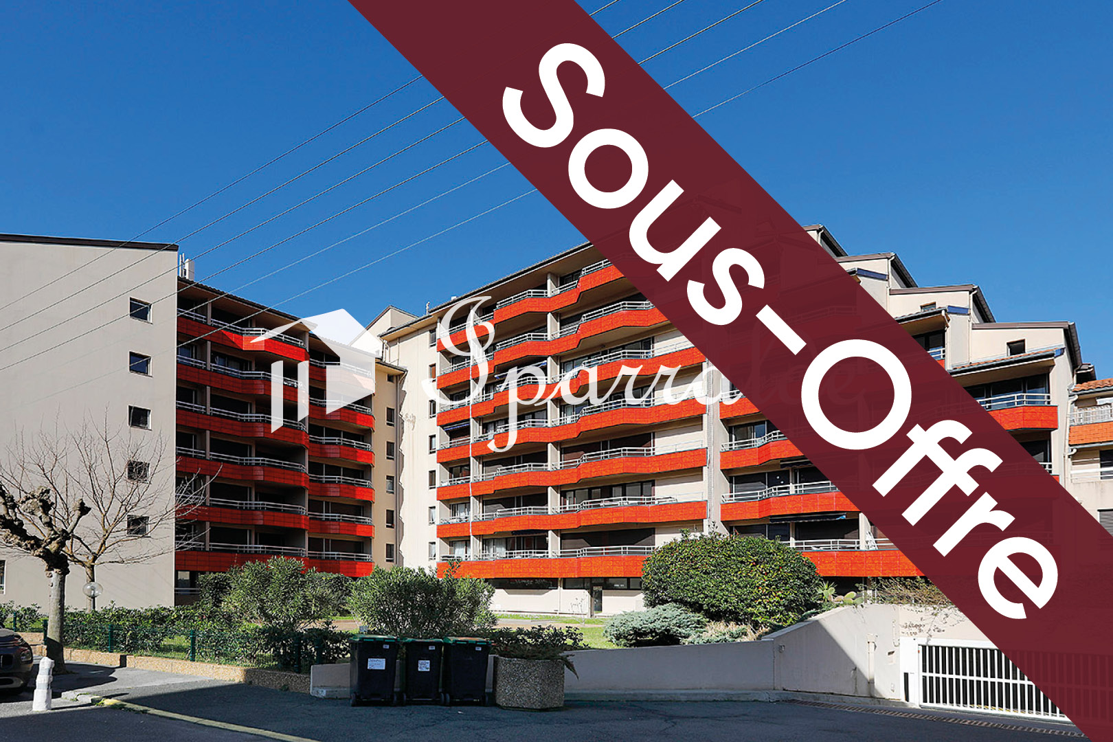 PLAYA: Apartamento a pie de PLAYA– Bvd de la Mer, Hendaia. Orientación Sur. Reformado totalmente. Se vende amueblado.