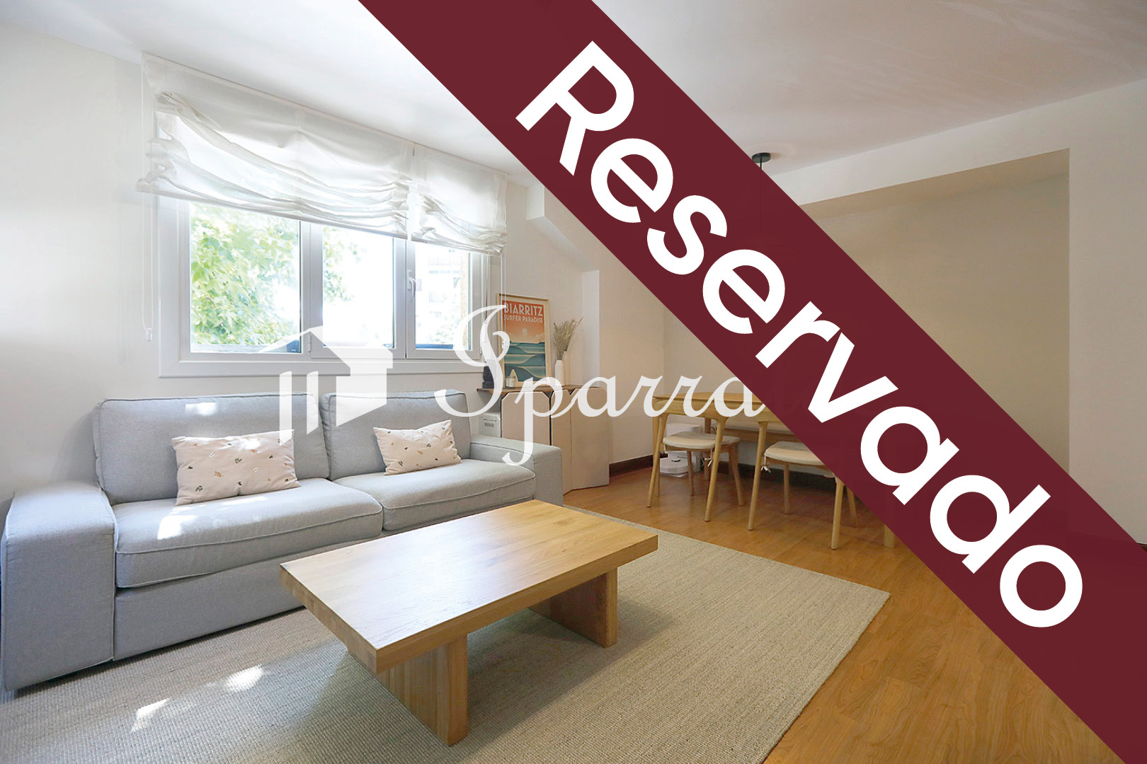 LAPICE: Soleada vivienda con 2 habitaciones y precioso salón en esquina.