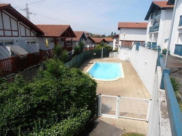 Hendaye - Plage: Vivienda con Terraza, Jardín, Parking y Piscina.