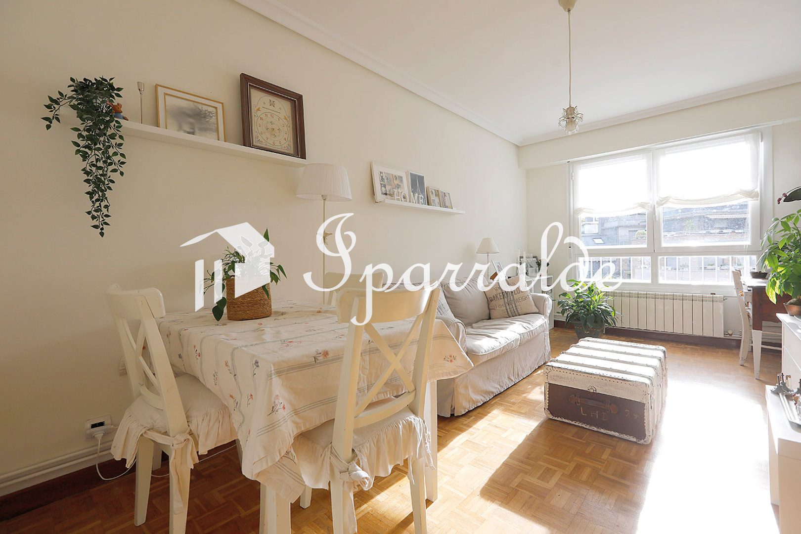 Bonita y soleada vivienda de tres habitaciones en el barrio de Arbes de Irún.