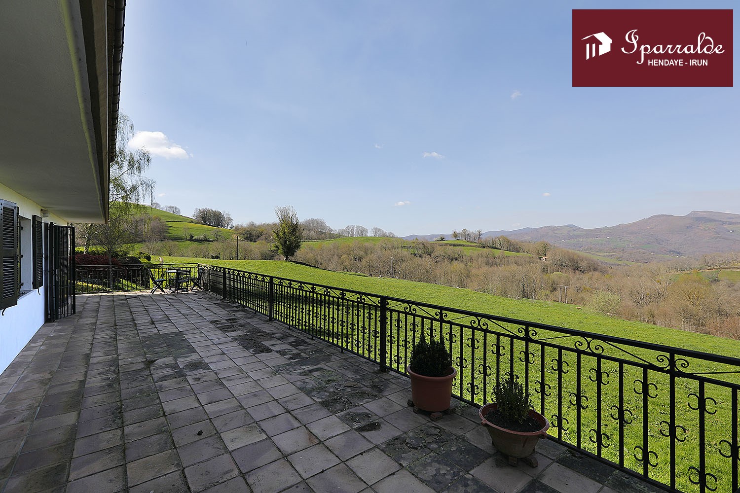 Magnifica casa con Jardín con increibles vistas al valle del Baztán