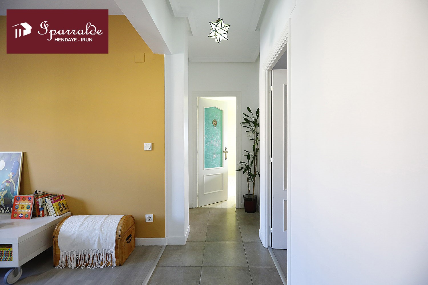 Céntrica y soleada vivienda de dos habitaciones, en zona tranquila de Irún