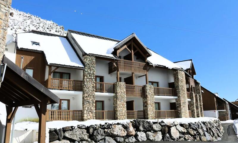 En venta apartamento de una  habitacion con Terraza, Piscina climatizada, Gimnasio, cuarto de esquís y raya de garaje en La Mongie: