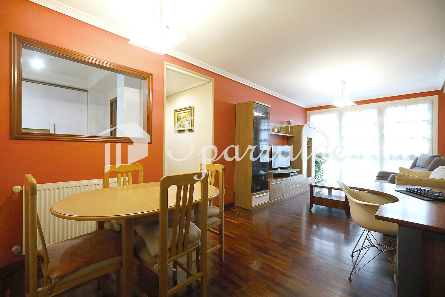 Preciosa vivienda de 3 habitaciones y balcón en el centro de IRÚN