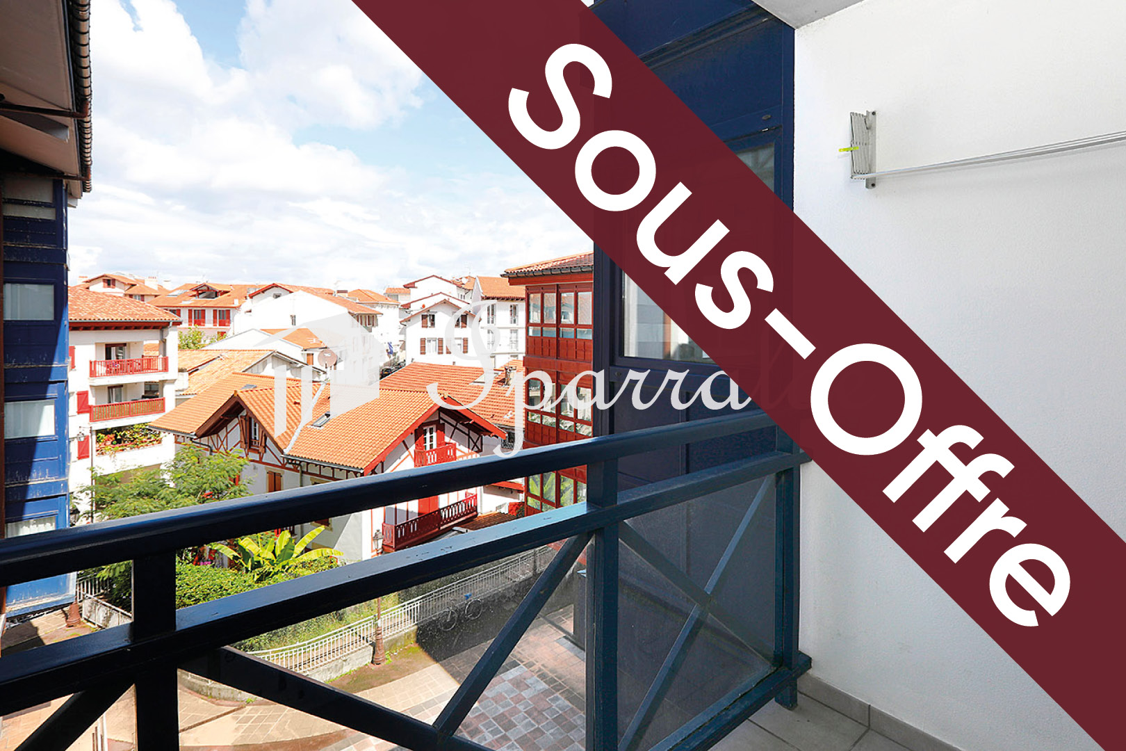 En pleno corazón de Hendaia, descubre este encantadora vivienda de 43m², vendida amueblada y lista para entrar a vivir